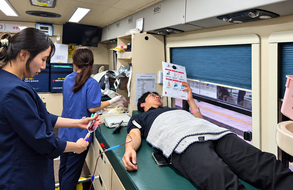 ▲ SK Innovation affiliate employees take part in the Happiness Sharing Blood Donation during H2 2026 V-Week.