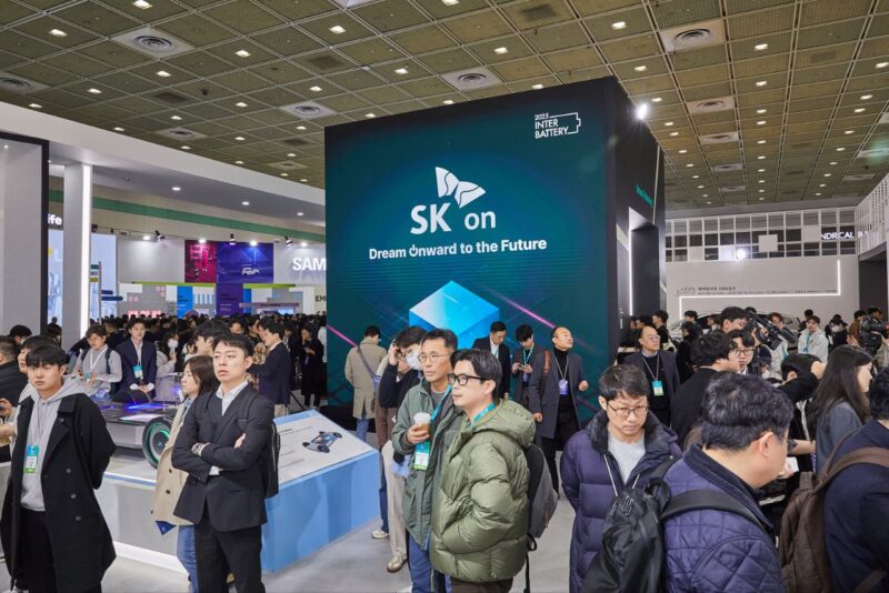 5일 오전 서울 강남구 코엑스에서 열린 배터리 산업 전시회 ‘인터배터리 2025’ 행사장 내 SK온 부스 전경