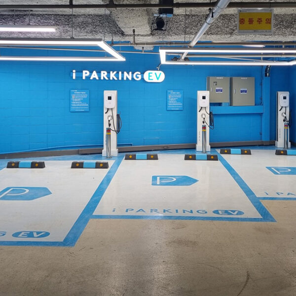 SK E&S의 자회사 ‘파킹클라우드’의 전기차 충전시설 모습