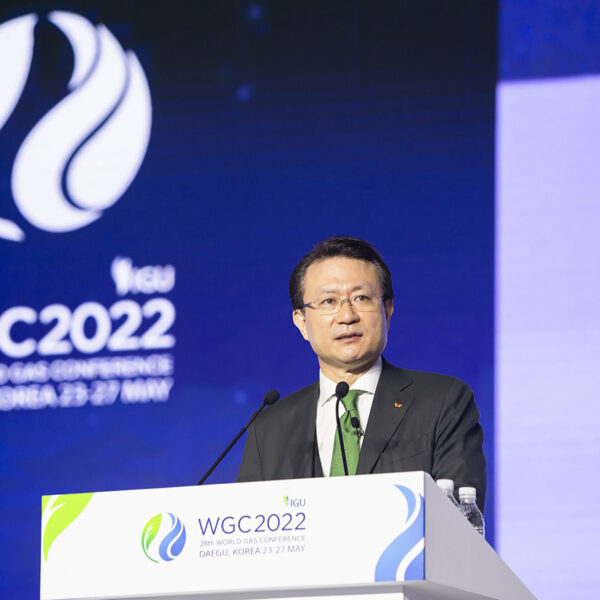유정준 SK E&S 대표이사 부회장이 26일 ‘2022 세계가스총회(WGC 2022)’ 기조발표 세션에서 ‘넷제로 목표를 향한 아시아의 가스산업’을 주제로 발표하고 있다.