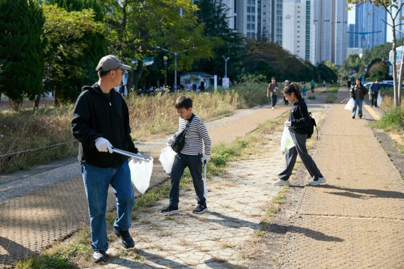 플로깅 이벤트에 참여한 모습