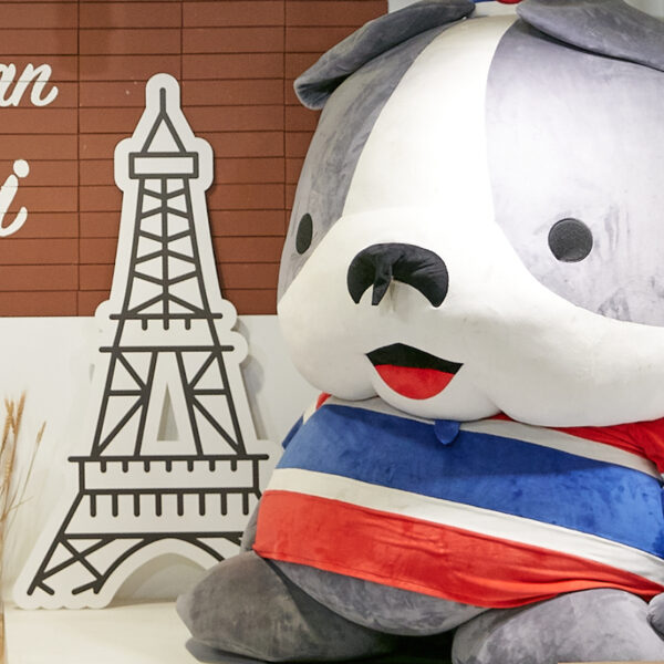 '먹방이' 캐릭터와 먹방이 HOUSE와 인문학 창고  '정담'  내부 모습