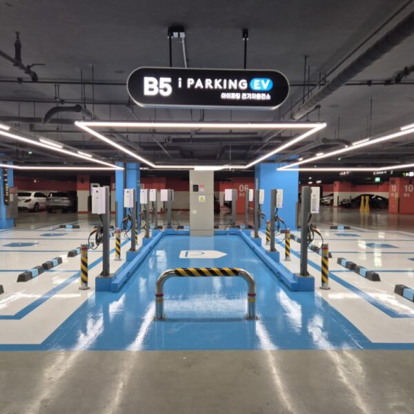서울 종로구 ‘SK그린캠퍼스’ 내 아이파킹 전기차 충전소 전경