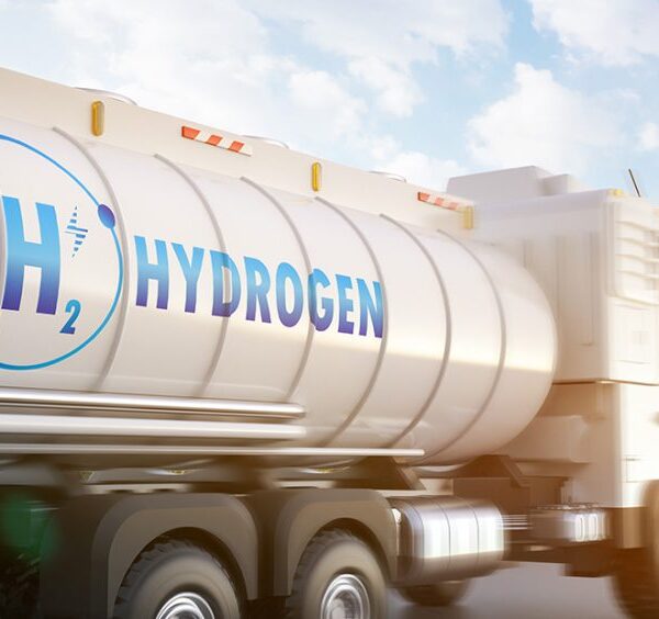 액화수소를 운송하는 모습