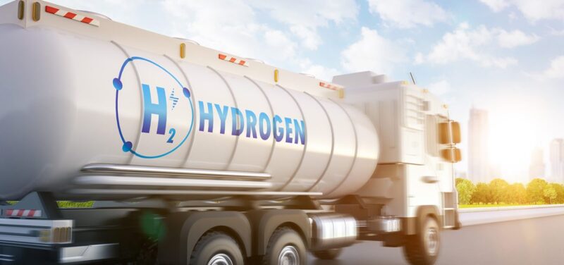 액화수소를 운송하는 모습