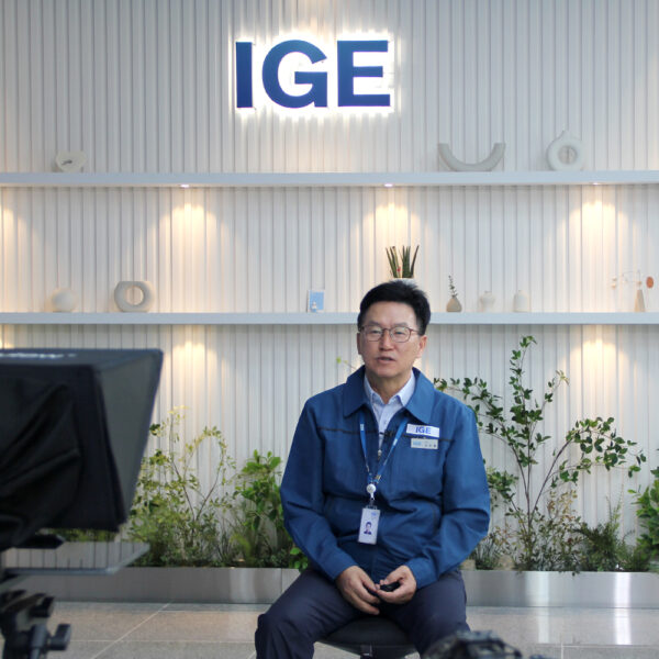 인터뷰 중인 신인철 팀장의 모습